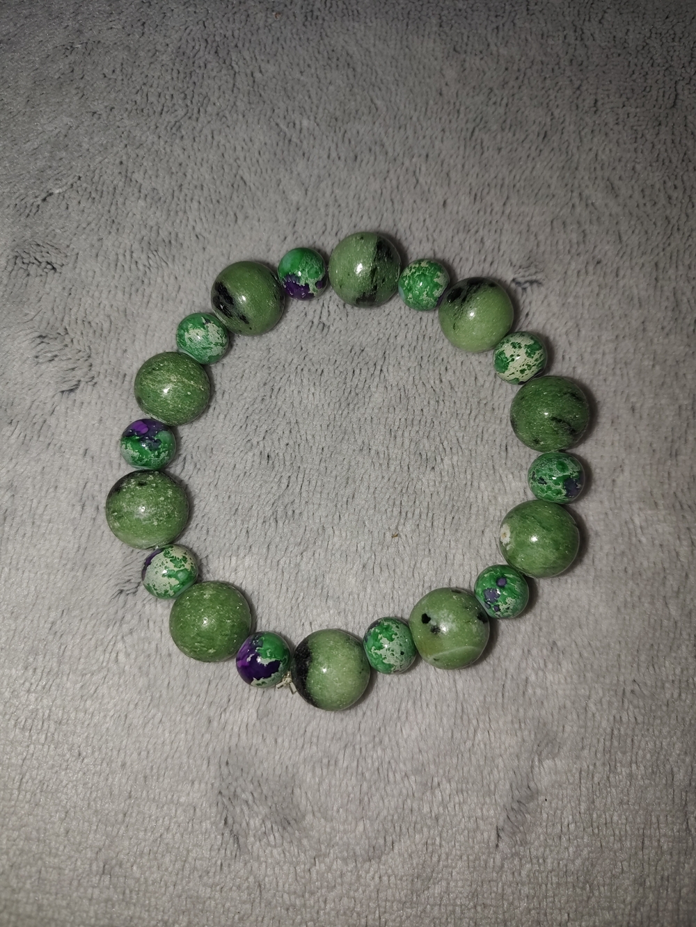Green Beaded Stretch Bracelet - Handmade Jewelry